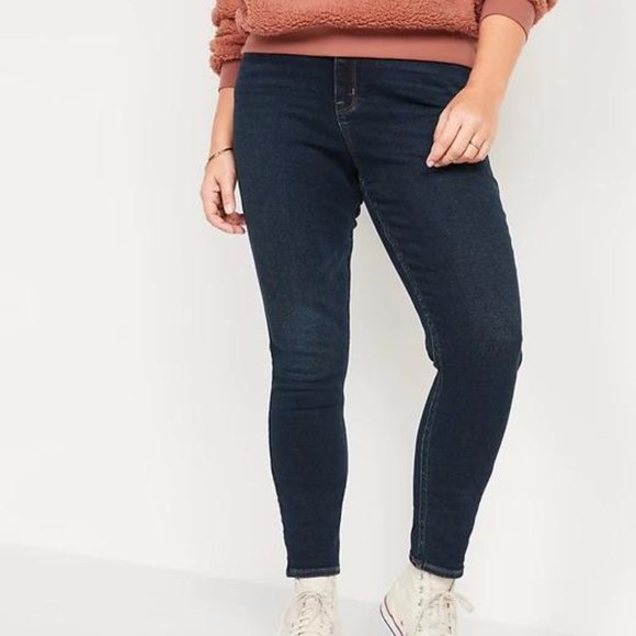 Old Navy Extra High-Waisted Rockstar 360° Stretch Super Skinny Jeans for Women - Picture 5 of 8